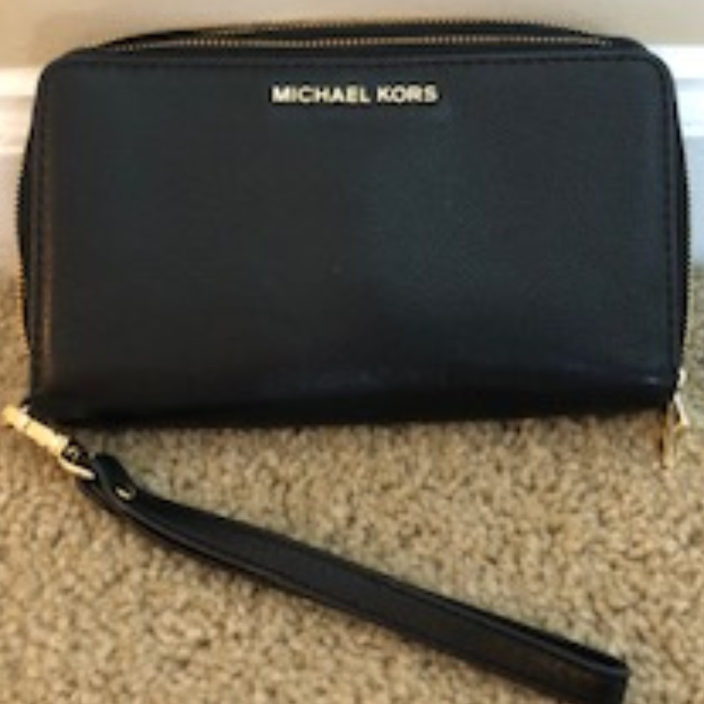 MICHAEL Michael Kors 'Adele' Leather Wristlet